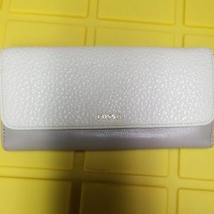 Fossil wallet